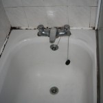 Bath-Silicone-Before